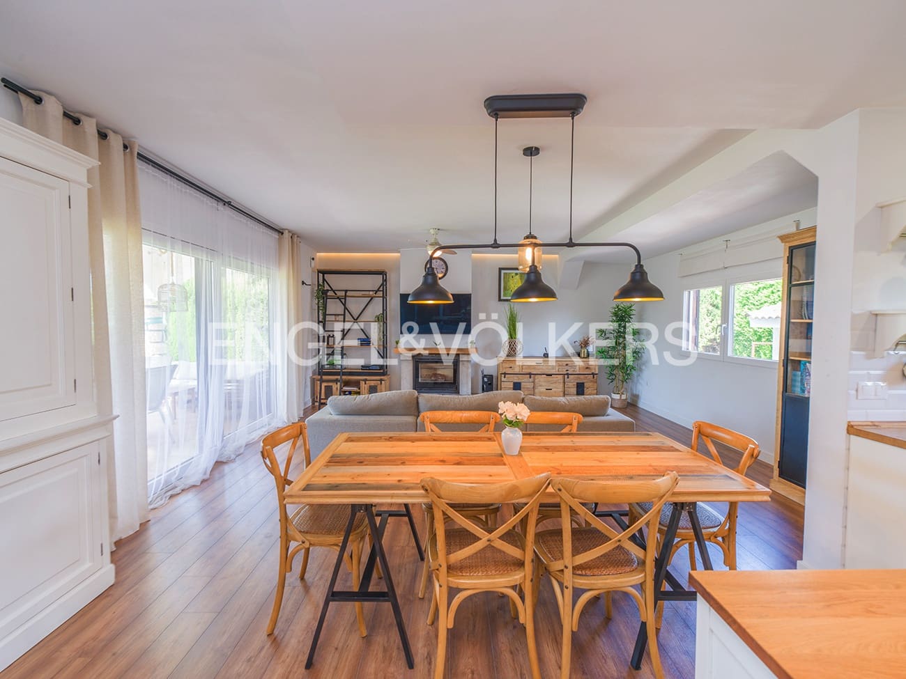 6 quarto Moradia para venda em El Campello com piscina garagem - 1 250 000 € (Ref: 9902301)