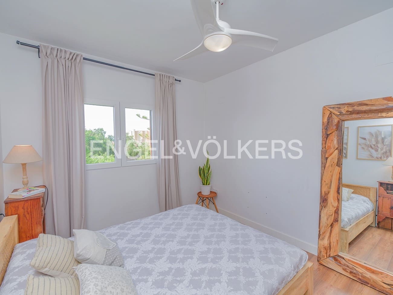 6 quarto Moradia para venda em El Campello com piscina garagem - 1 250 000 € (Ref: 9902301)