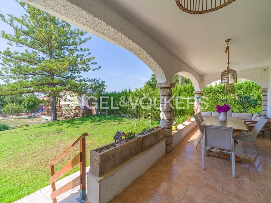 6 quarto Moradia para venda em El Campello com piscina garagem - 1 250 000 € (Ref: 9902301)
