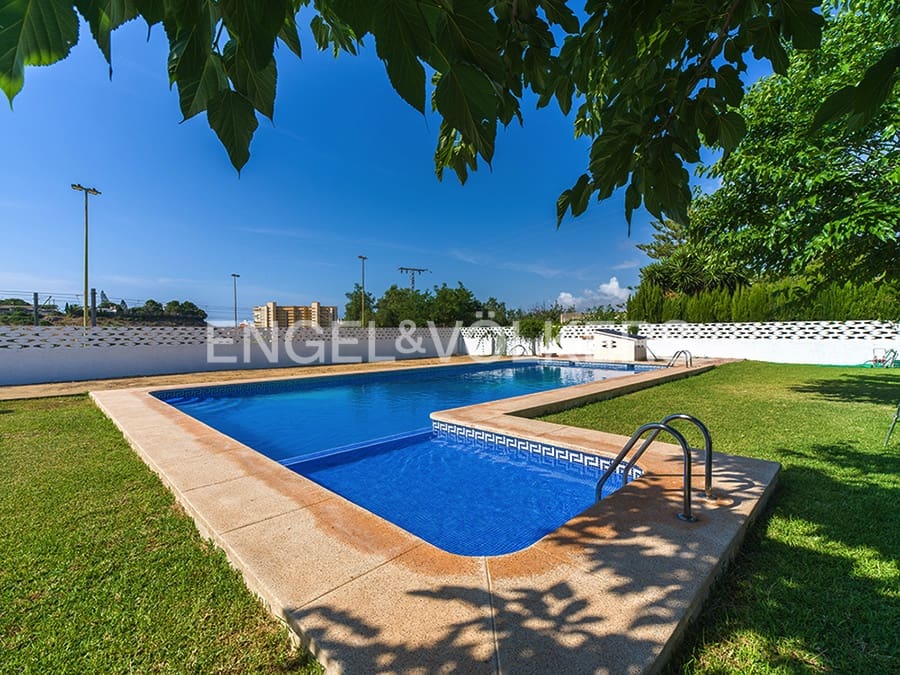 6 quarto Moradia para venda em El Campello com piscina garagem - 1 250 000 € (Ref: 9902301)