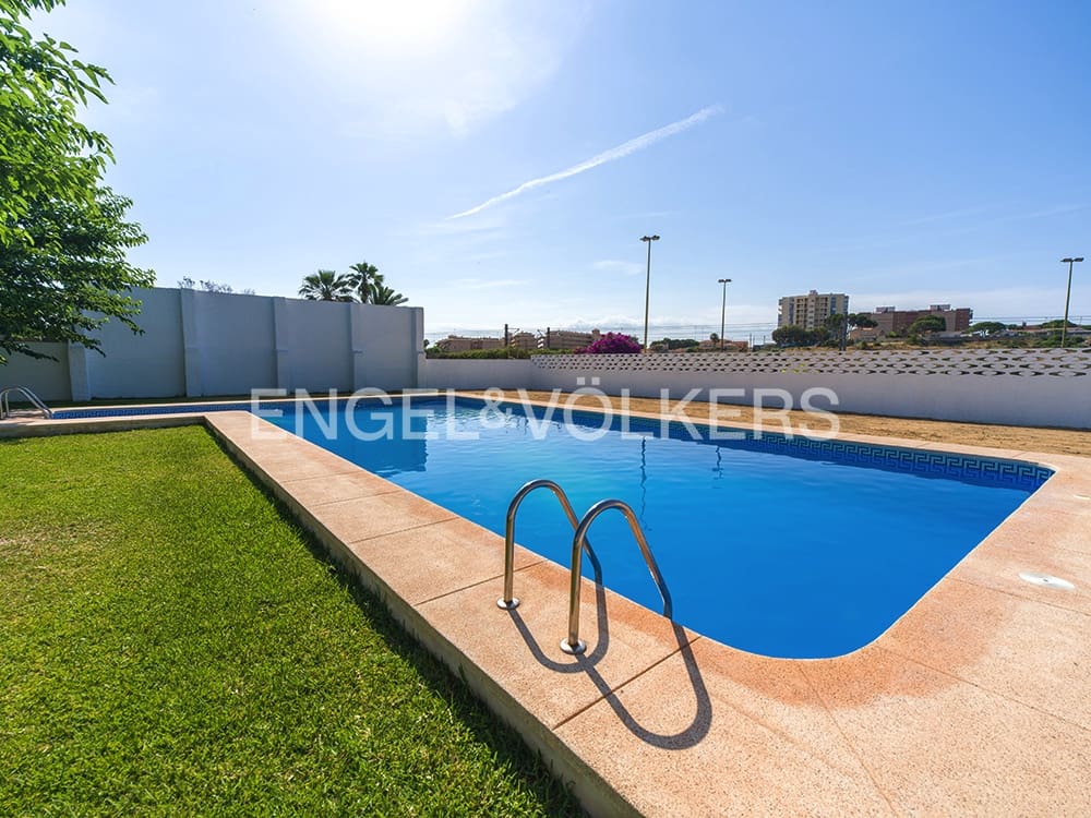 6 quarto Moradia para venda em El Campello com piscina garagem - 1 250 000 € (Ref: 9902301)