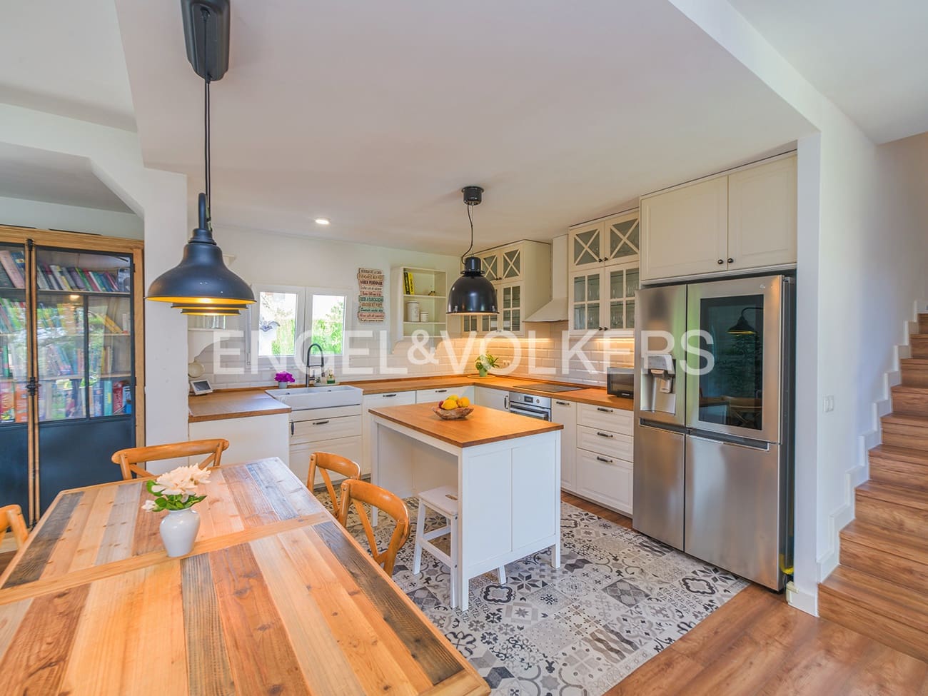6 quarto Moradia para venda em El Campello com piscina garagem - 1 250 000 € (Ref: 9902301)