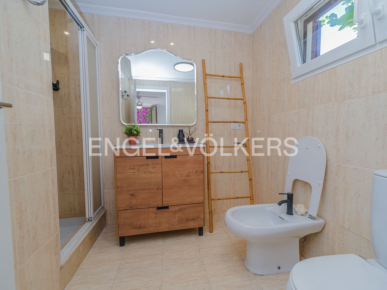 6 quarto Moradia para venda em El Campello com piscina garagem - 1 250 000 € (Ref: 9902301)