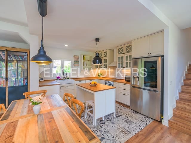 6 quarto Moradia para venda em El Campello com piscina garagem - 1 250 000 € (Ref: 9902301)