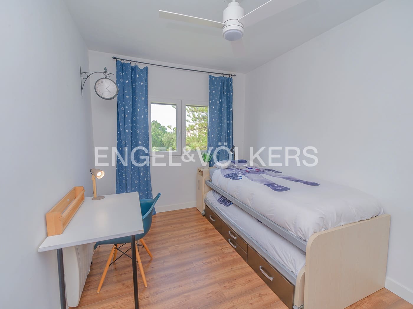 6 quarto Moradia para venda em El Campello com piscina garagem - 1 250 000 € (Ref: 9902301)
