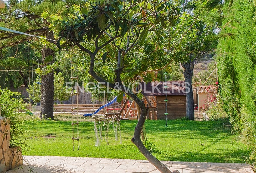 6 quarto Moradia para venda em El Campello com piscina garagem - 1 250 000 € (Ref: 9902301)