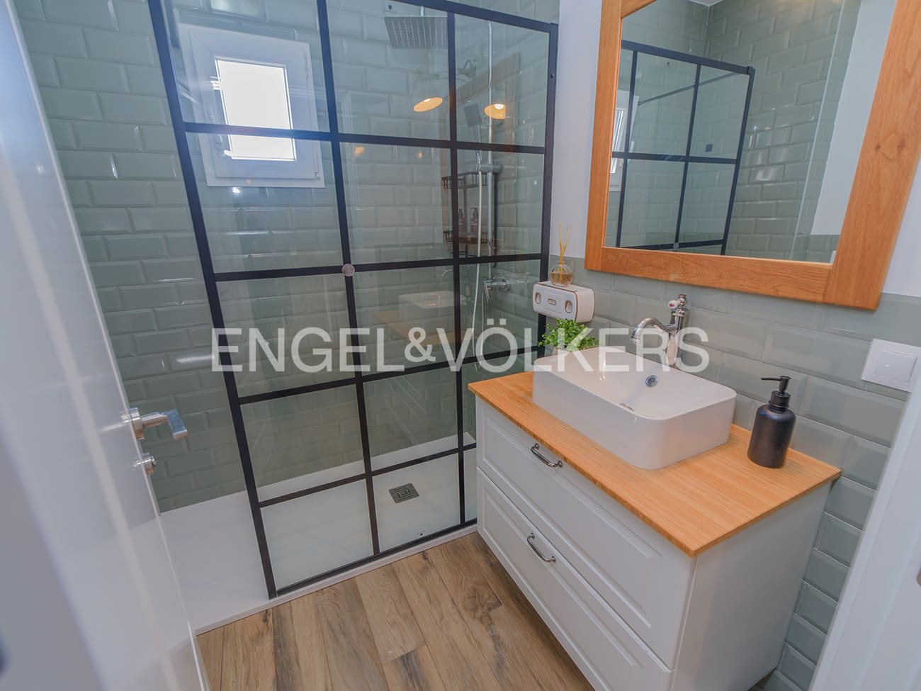 6 quarto Moradia para venda em El Campello com piscina garagem - 1 250 000 € (Ref: 9902301)