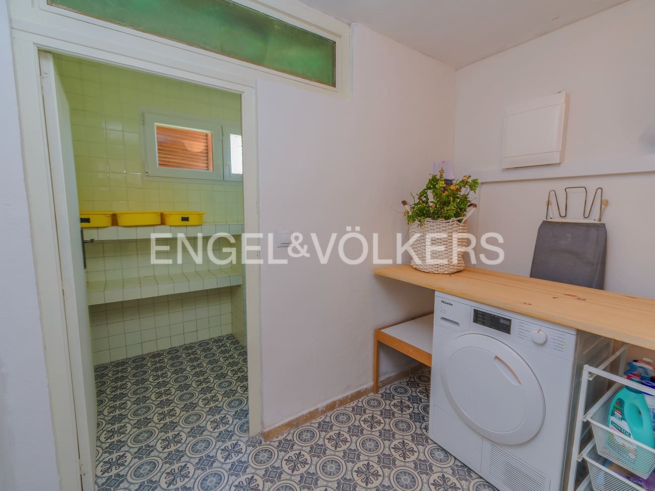 6 quarto Moradia para venda em El Campello com piscina garagem - 1 250 000 € (Ref: 9902301)