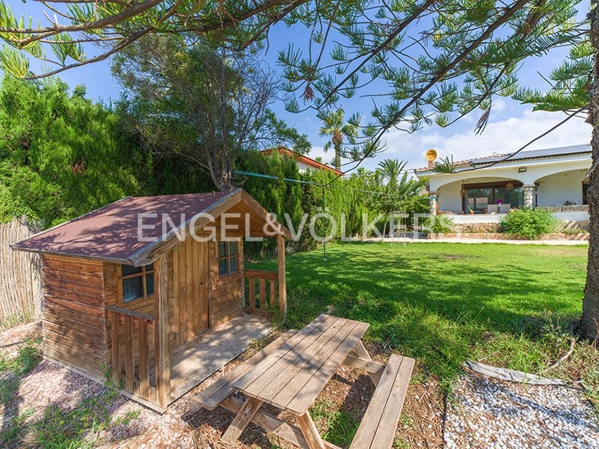 6 quarto Moradia para venda em El Campello com piscina garagem - 1 250 000 € (Ref: 9902301)