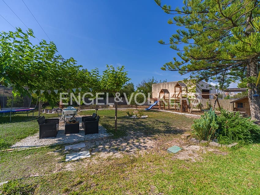 6 quarto Moradia para venda em El Campello com piscina garagem - 1 250 000 € (Ref: 9902301)