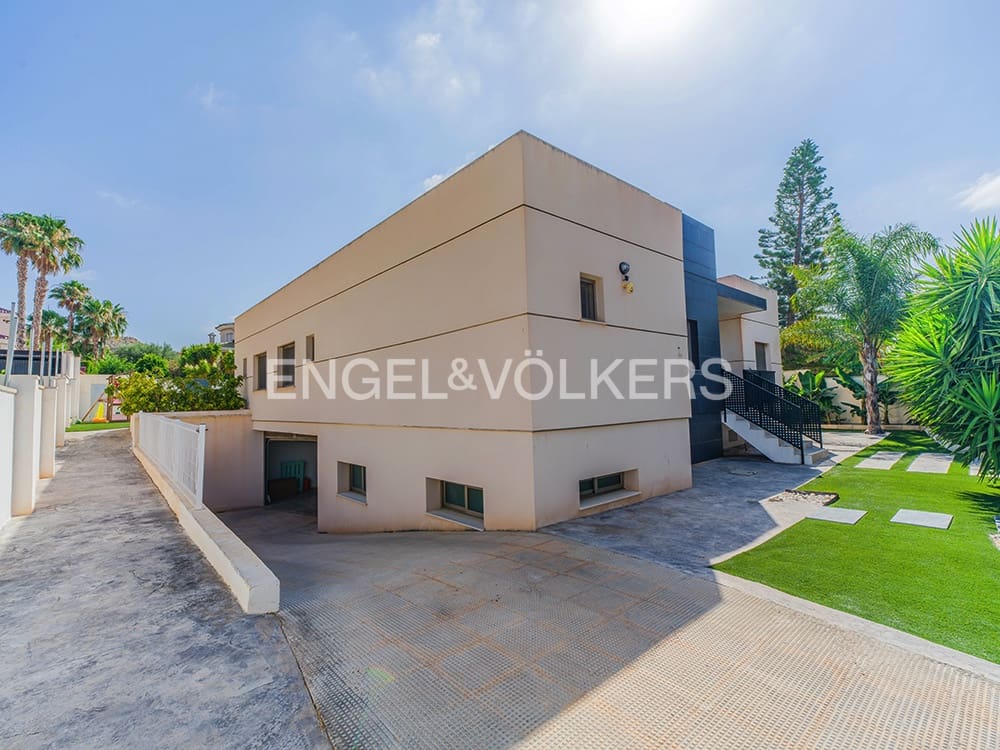 5 bedroom Villa for sale in Muchamiel / Mutxamel with pool garage - € 915,000 (Ref: 9936753)