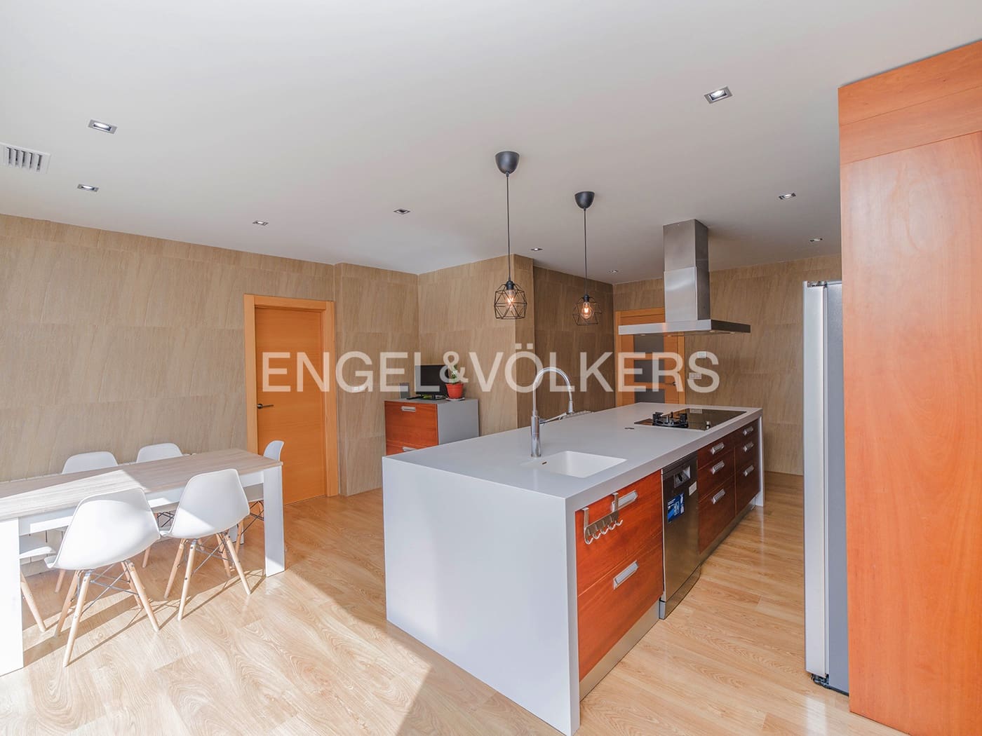 5 bedroom Villa for sale in Muchamiel / Mutxamel with pool garage - € 915,000 (Ref: 9936753)