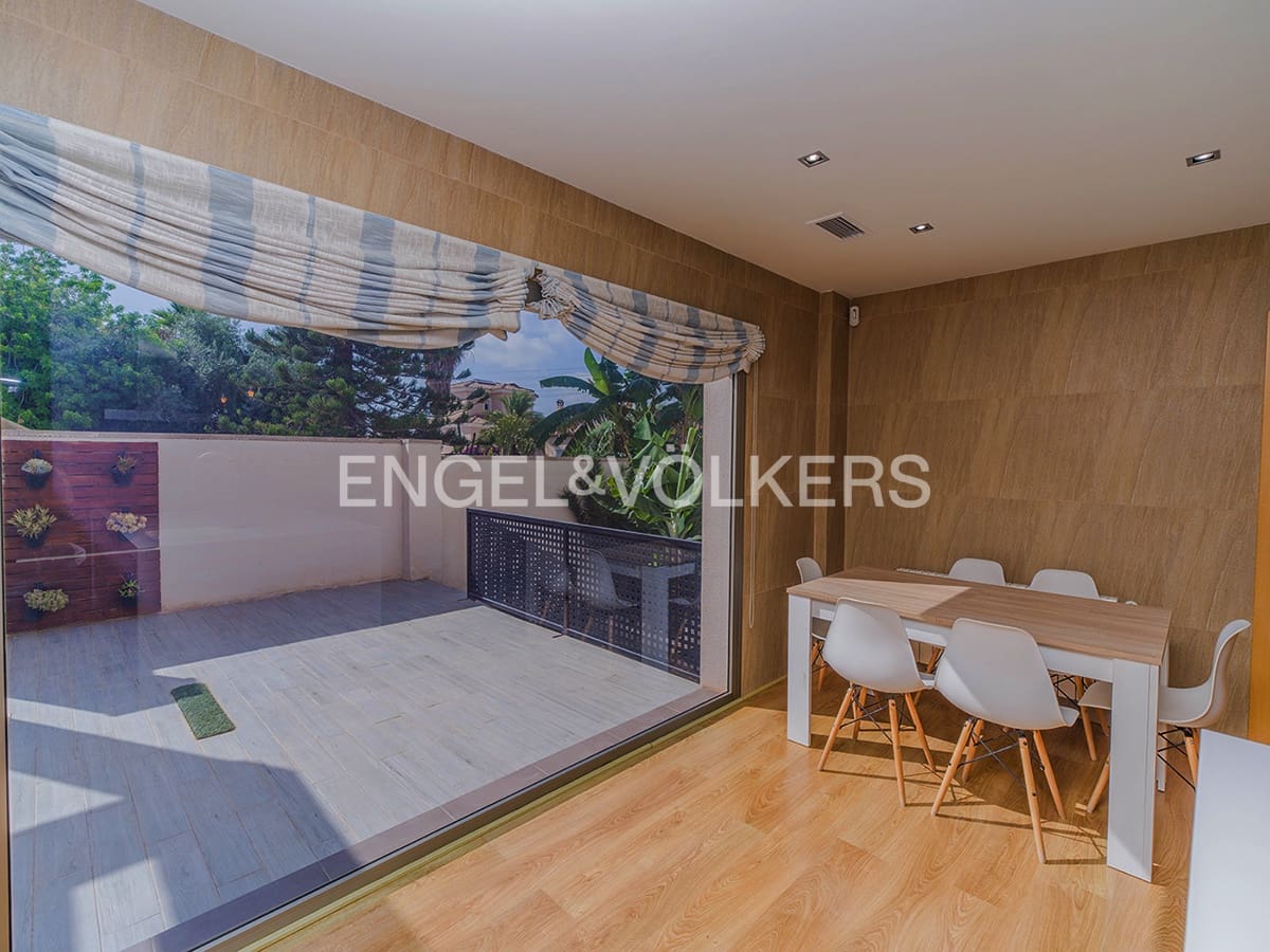 5 bedroom Villa for sale in Muchamiel / Mutxamel with pool garage - € 915,000 (Ref: 9936753)