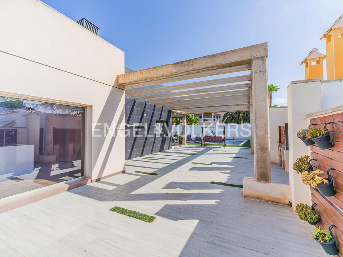 5 bedroom Villa for sale in Muchamiel / Mutxamel with pool garage - € 915,000 (Ref: 9936753)