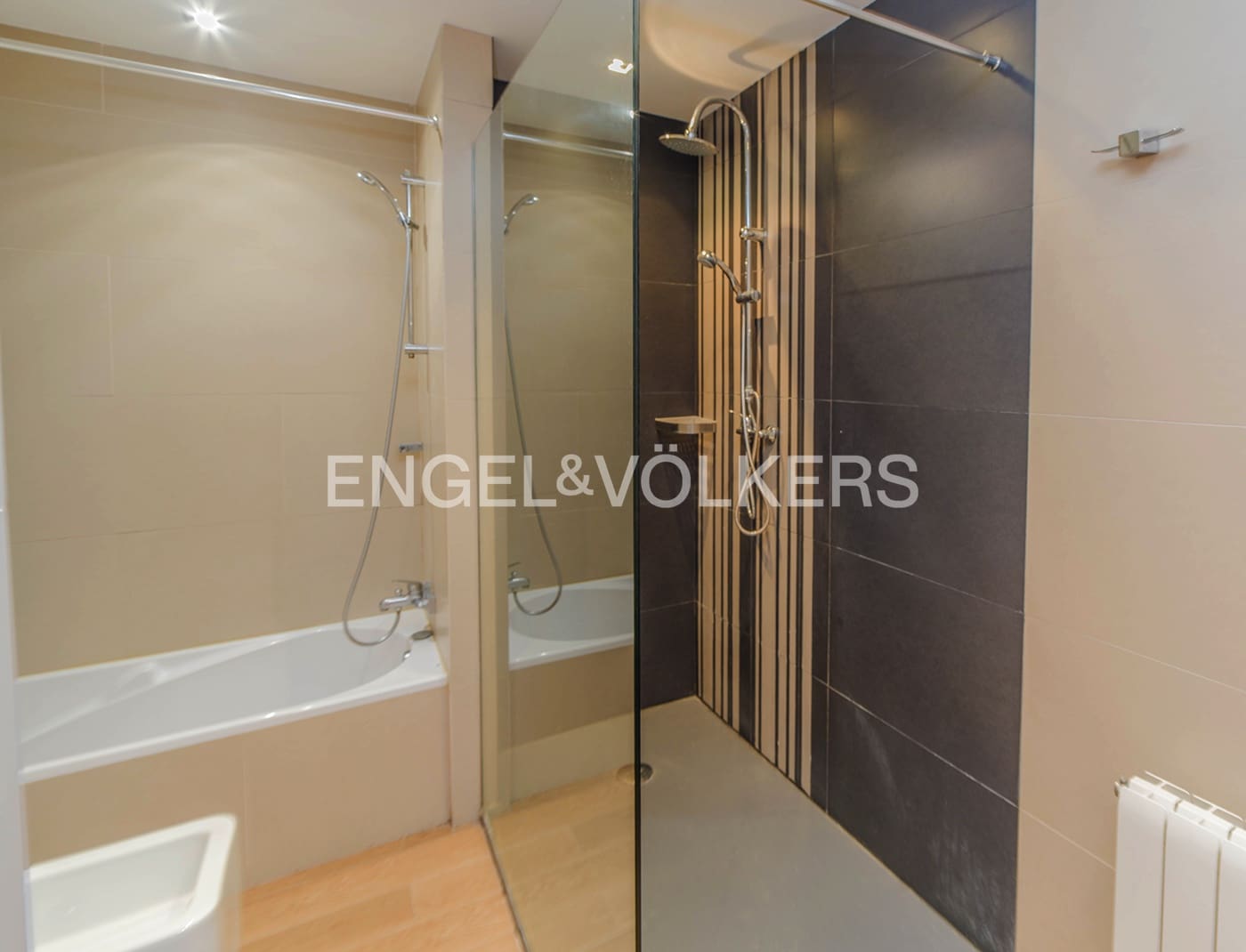 5 bedroom Villa for sale in Muchamiel / Mutxamel with pool garage - € 915,000 (Ref: 9936753)