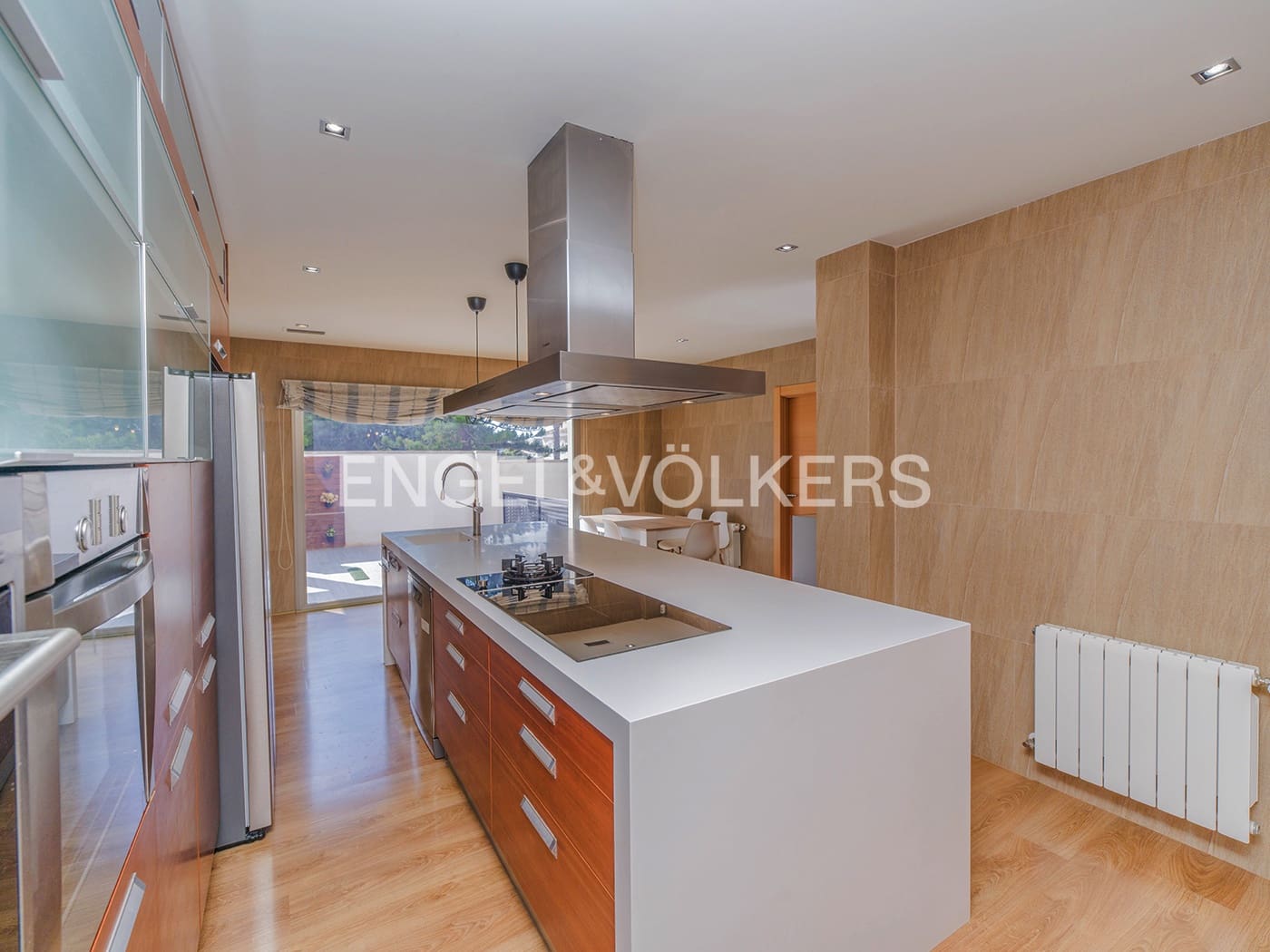 5 bedroom Villa for sale in Muchamiel / Mutxamel with pool garage - € 915,000 (Ref: 9936753)