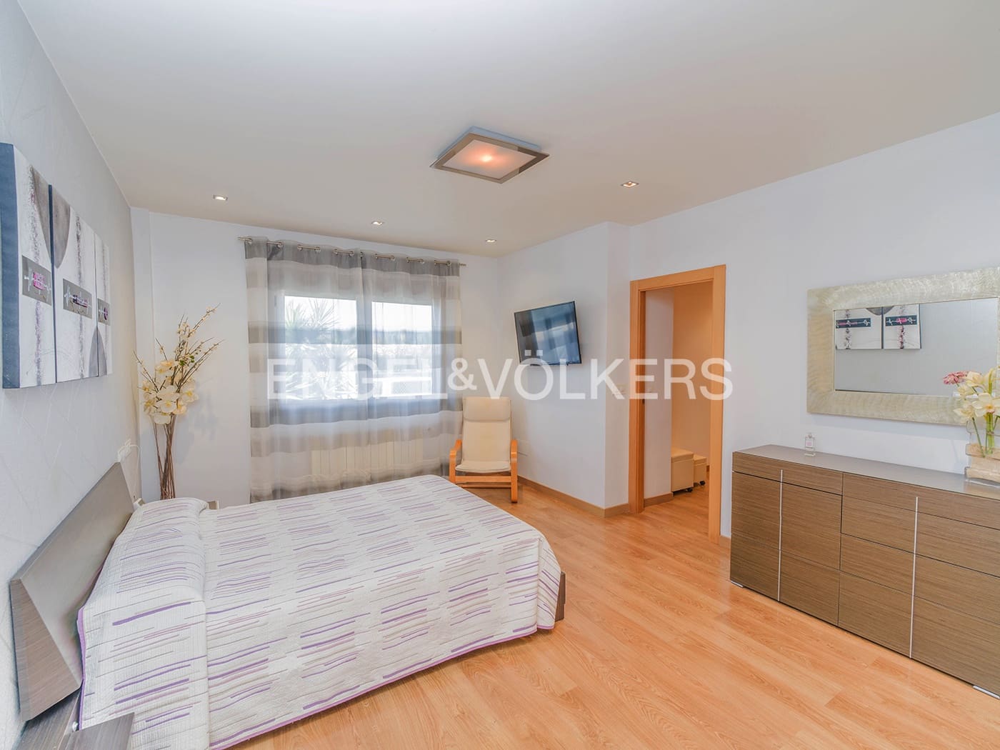 5 bedroom Villa for sale in Muchamiel / Mutxamel with pool garage - € 915,000 (Ref: 9936753)