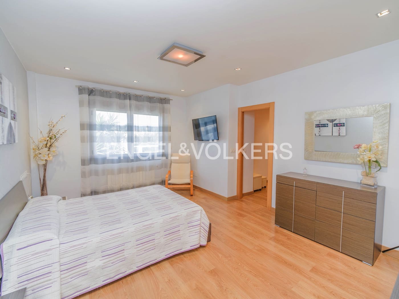 5 bedroom Villa for sale in Muchamiel / Mutxamel with pool garage - € 915,000 (Ref: 9936753)