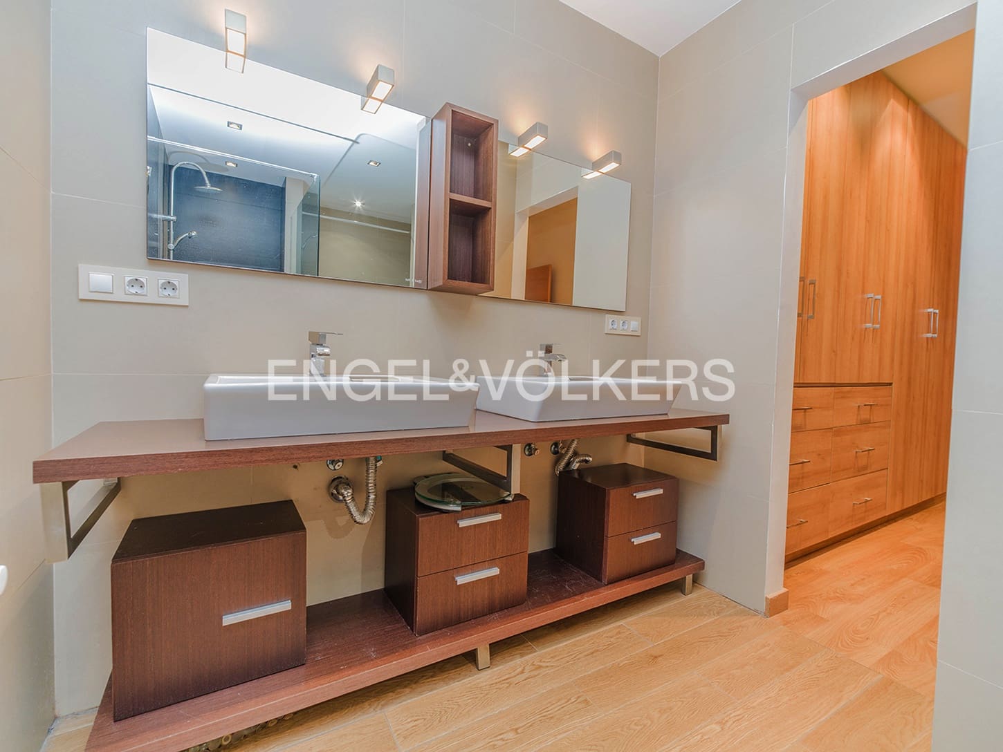 5 bedroom Villa for sale in Muchamiel / Mutxamel with pool garage - € 915,000 (Ref: 9936753)