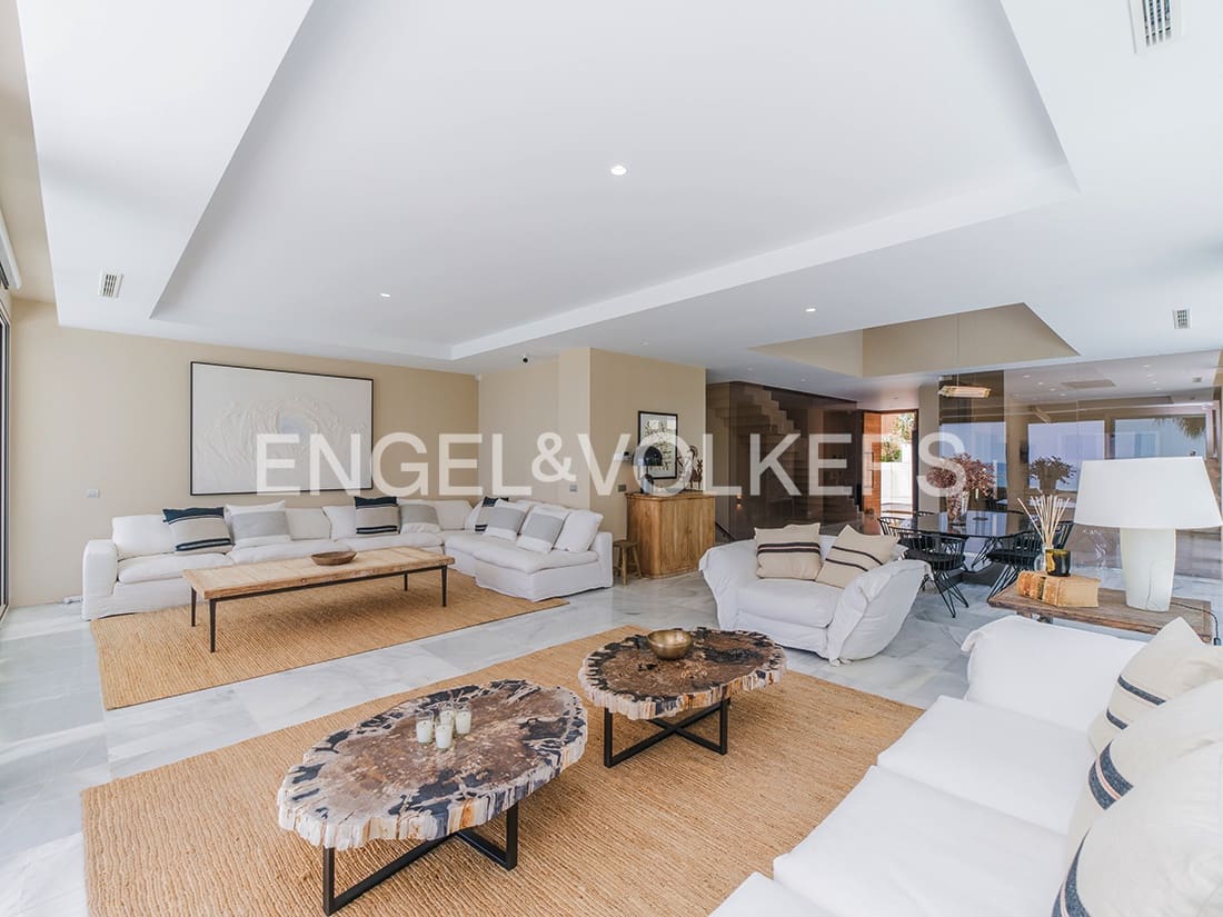 5 soverom Villa til salgs i El Campello med svømmebasseng garasje - € 4 500 000 (Ref: 9936755)