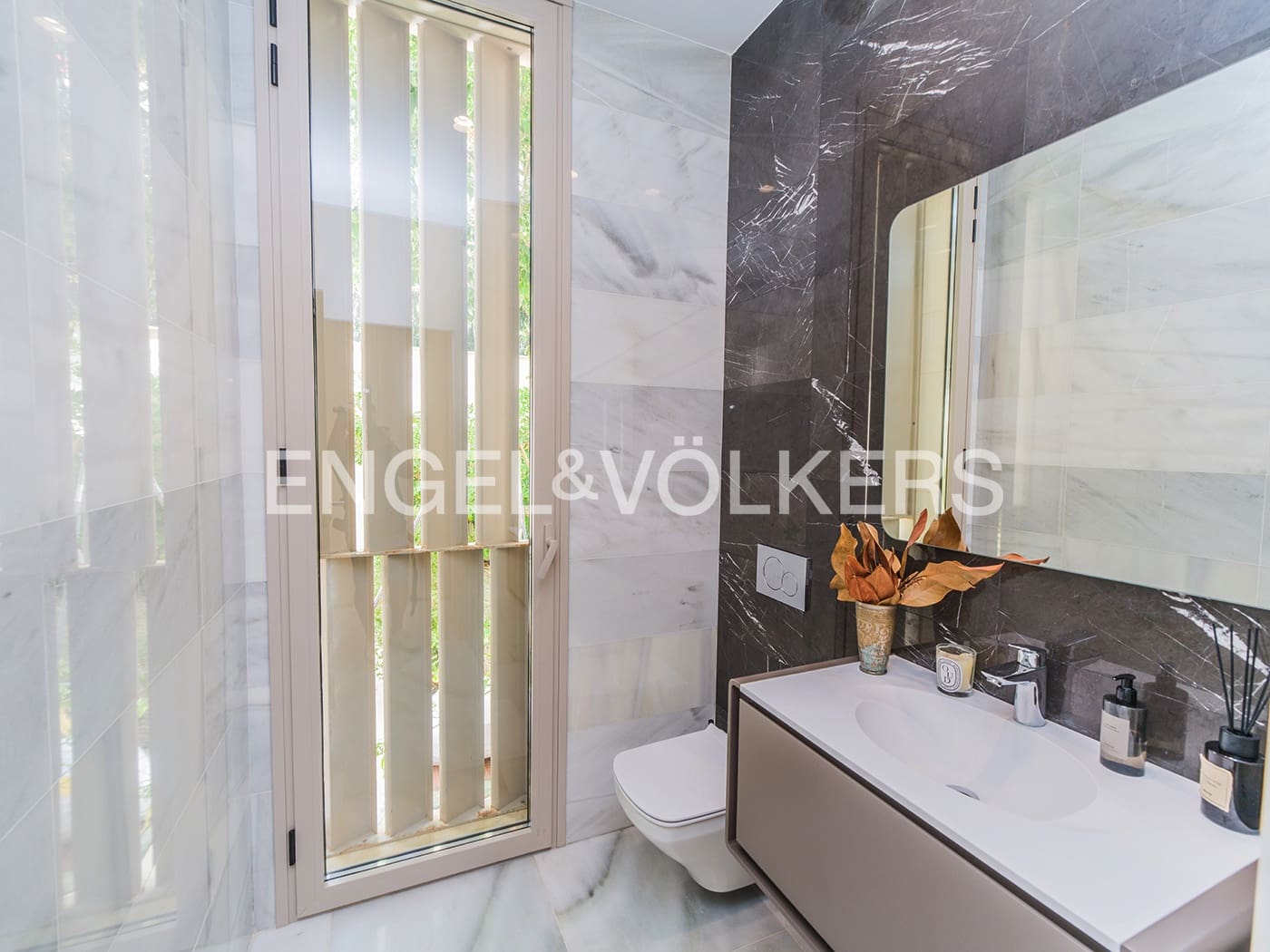 5 soverom Villa til salgs i El Campello med svømmebasseng garasje - € 4 500 000 (Ref: 9936755)