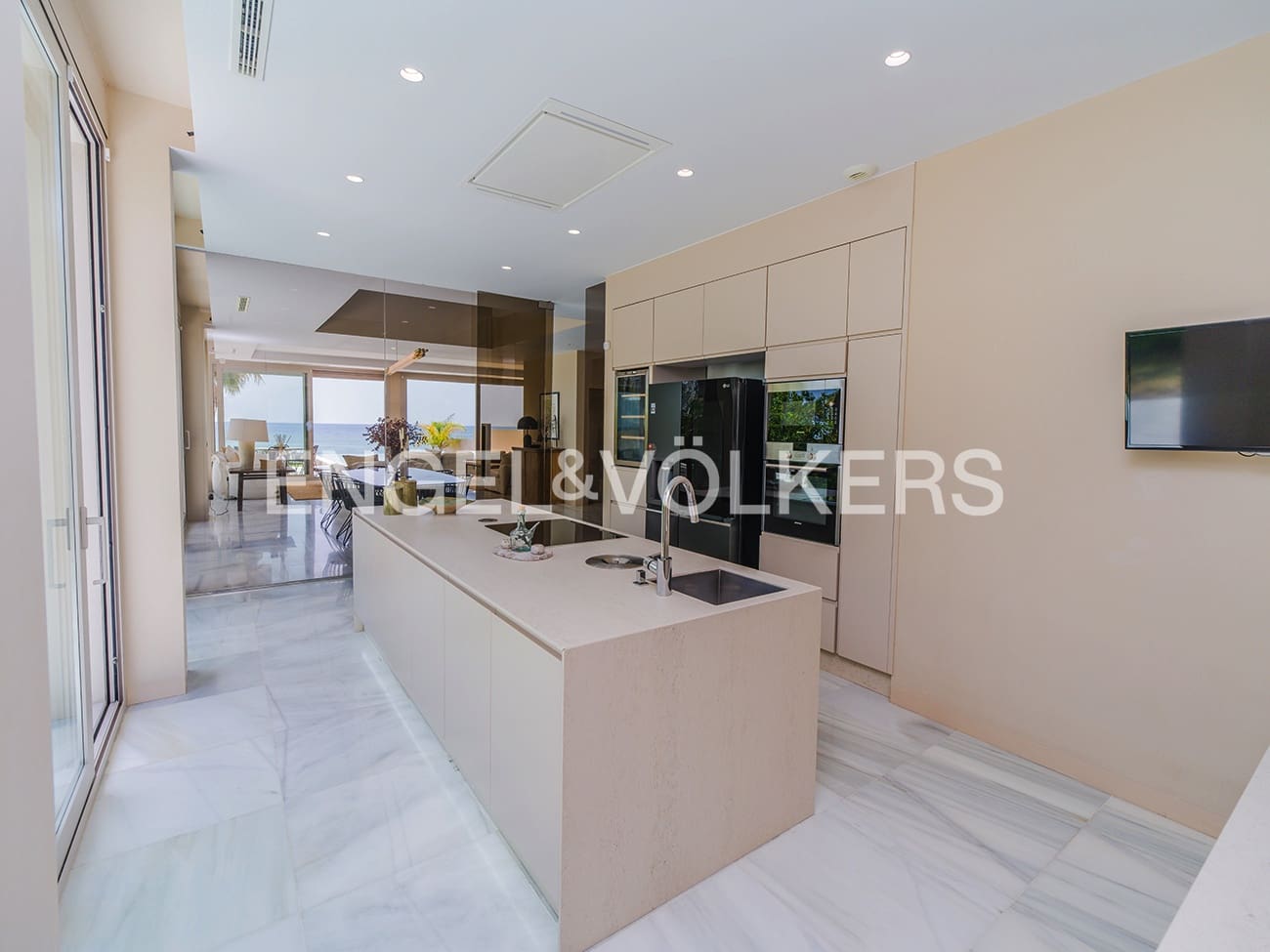 5 soverom Villa til salgs i El Campello med svømmebasseng garasje - € 4 500 000 (Ref: 9936755)