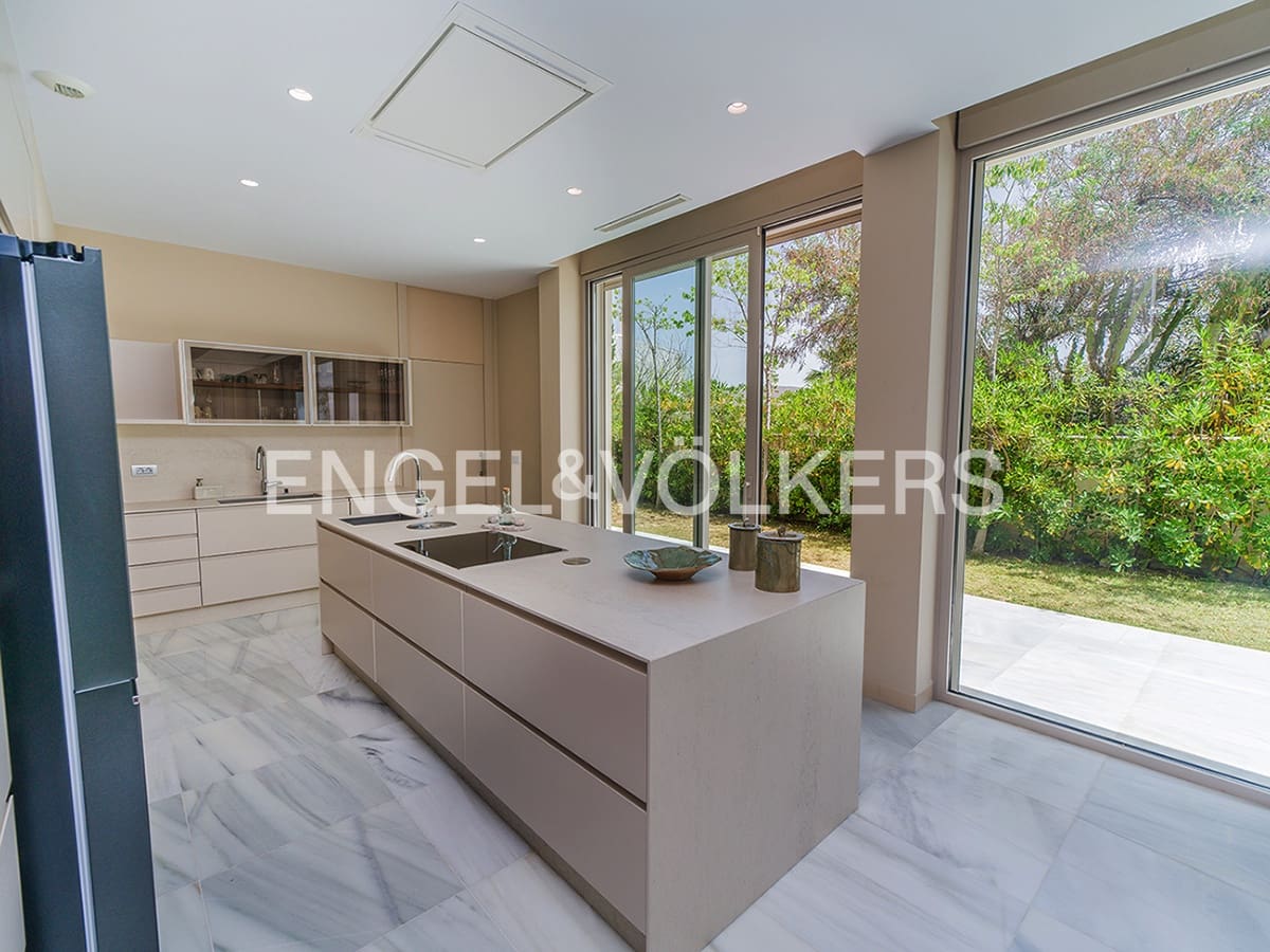 5 soverom Villa til salgs i El Campello med svømmebasseng garasje - € 4 500 000 (Ref: 9936755)
