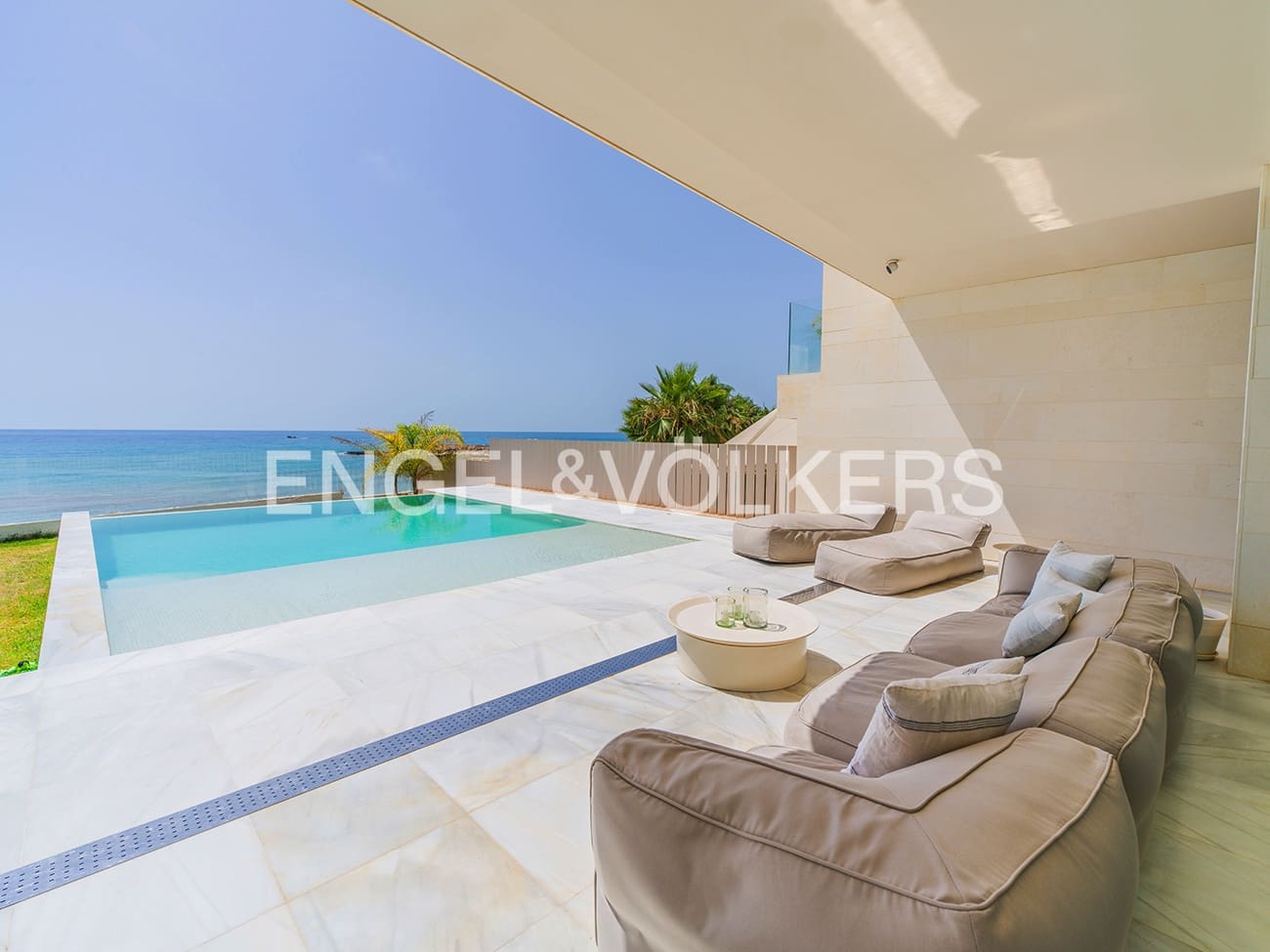 5 soverom Villa til salgs i El Campello med svømmebasseng garasje - € 4 500 000 (Ref: 9936755)