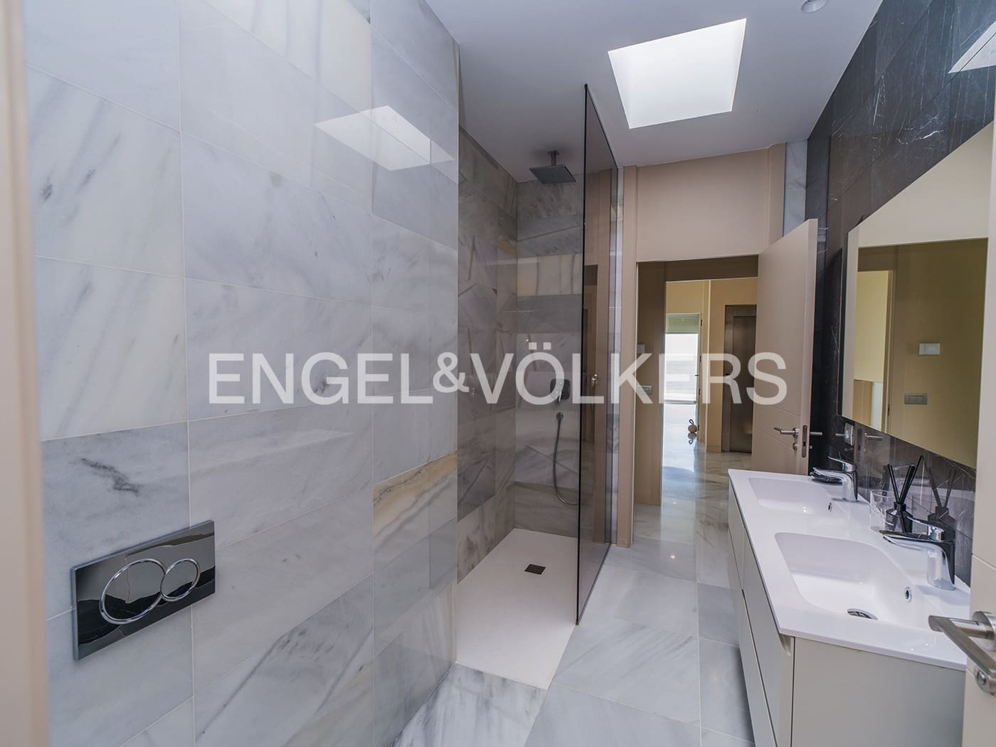 5 soverom Villa til salgs i El Campello med svømmebasseng garasje - € 4 500 000 (Ref: 9936755)