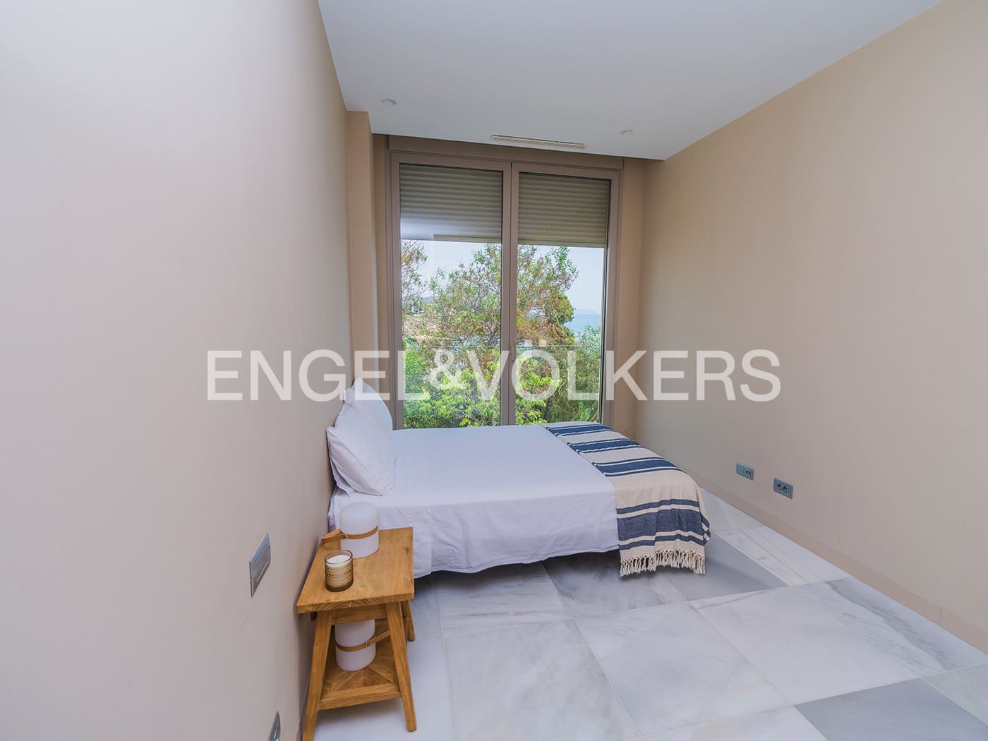 5 soverom Villa til salgs i El Campello med svømmebasseng garasje - € 4 500 000 (Ref: 9936755)