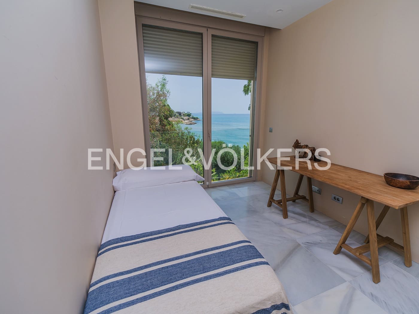 5 soverom Villa til salgs i El Campello med svømmebasseng garasje - € 4 500 000 (Ref: 9936755)