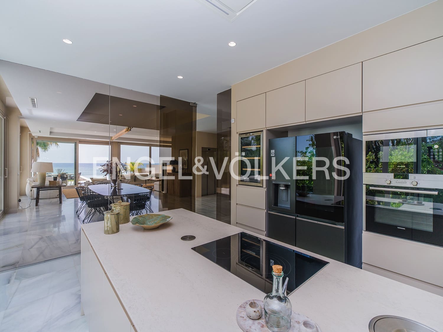 5 soverom Villa til salgs i El Campello med svømmebasseng garasje - € 4 500 000 (Ref: 9936755)