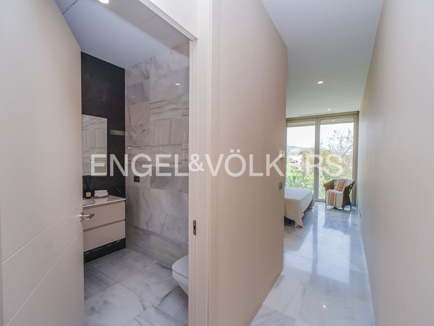 5 soverom Villa til salgs i El Campello med svømmebasseng garasje - € 4 500 000 (Ref: 9936755)