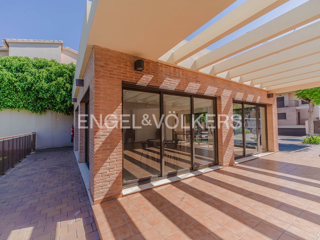 5 quarto Moradia Geminada para venda em Muchamiel / Mutxamel com piscina garagem - 620 000 € (Ref: 9938979)