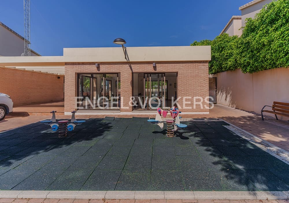 5 quarto Moradia Geminada para venda em Muchamiel / Mutxamel com piscina garagem - 620 000 € (Ref: 9938979)