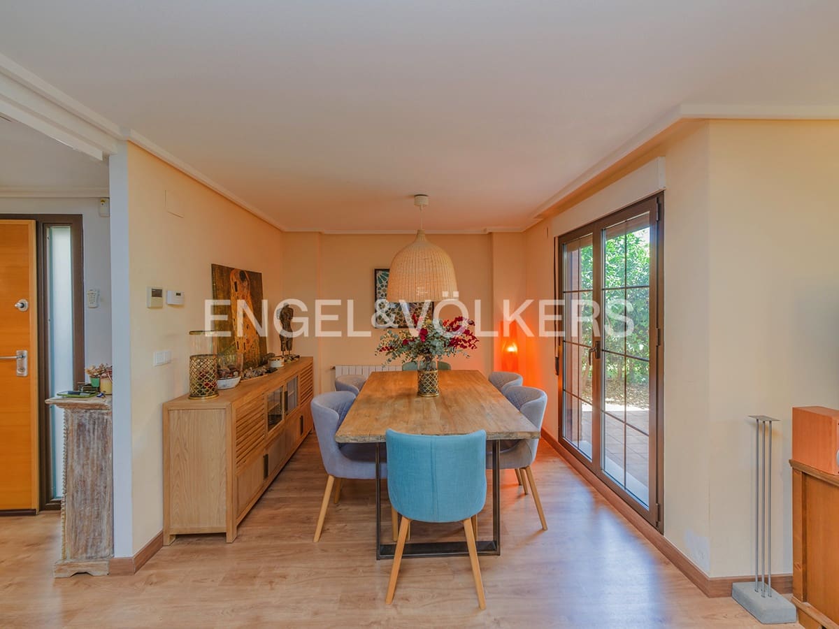 5 quarto Moradia Geminada para venda em Muchamiel / Mutxamel com piscina garagem - 620 000 € (Ref: 9938979)