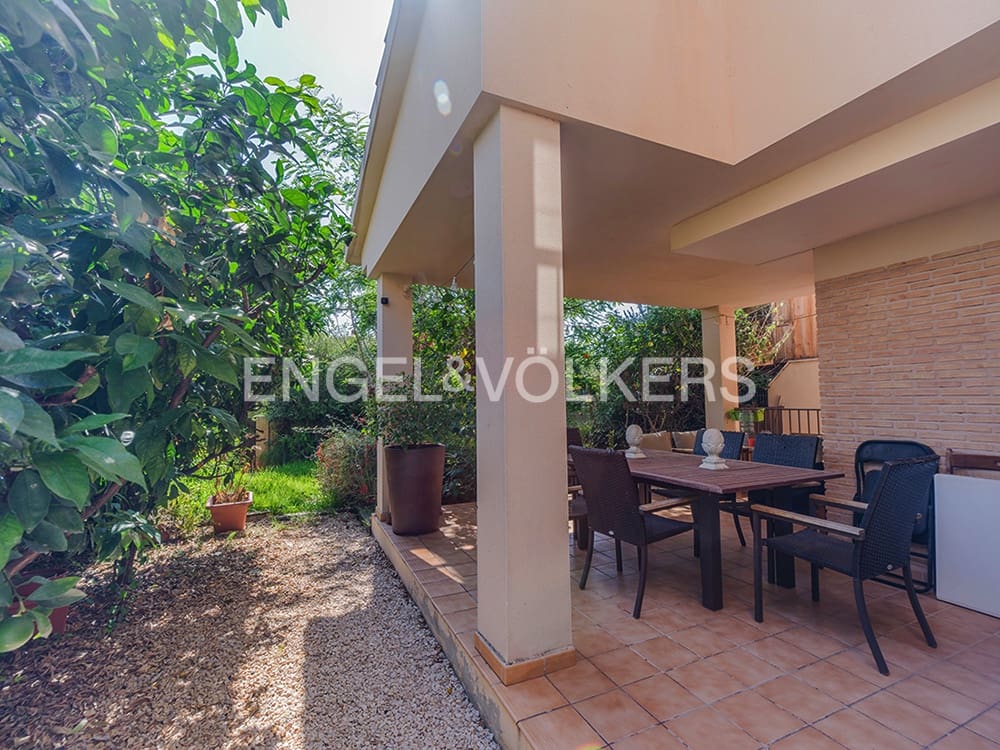 5 quarto Moradia Geminada para venda em Muchamiel / Mutxamel com piscina garagem - 620 000 € (Ref: 9938979)