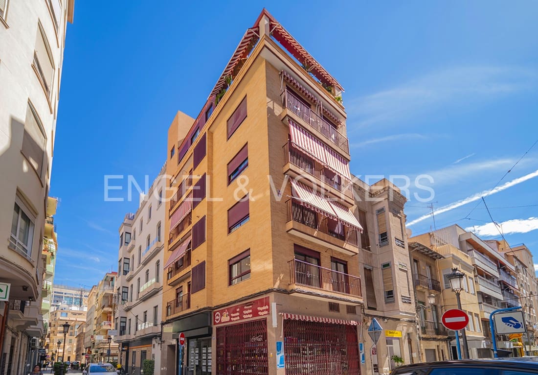 3 soveværelse Lejlighed til salg i Alicante by - € 349.900 (Ref: 9940832)