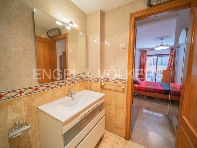3 soveværelse Lejlighed til salg i Barrio del Centro, Alicante by - € 349.900 (Ref: 9940832)