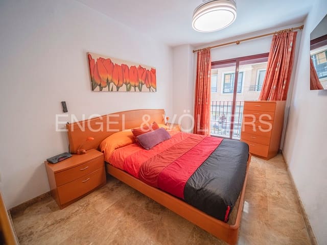 3 soveværelse Lejlighed til salg i Barrio del Centro, Alicante by - € 349.900 (Ref: 9940832)