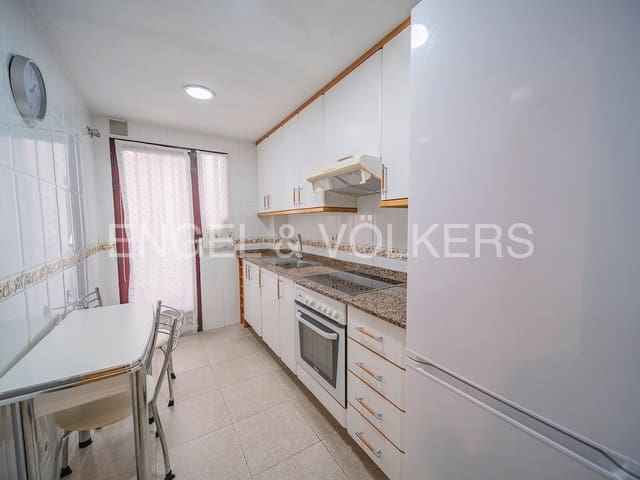 3 soveværelse Lejlighed til salg i Barrio del Centro, Alicante by - € 349.900 (Ref: 9940832)
