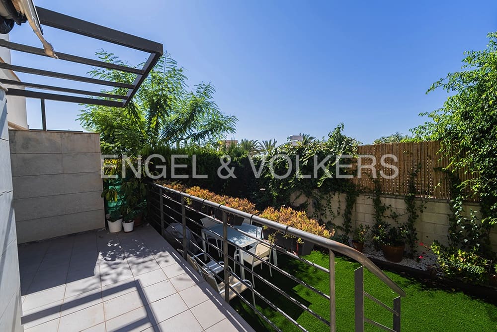 Casa de 4 habitaciones en El Campello en venta con piscina garaje - 640.000 € (Ref: 9946244)