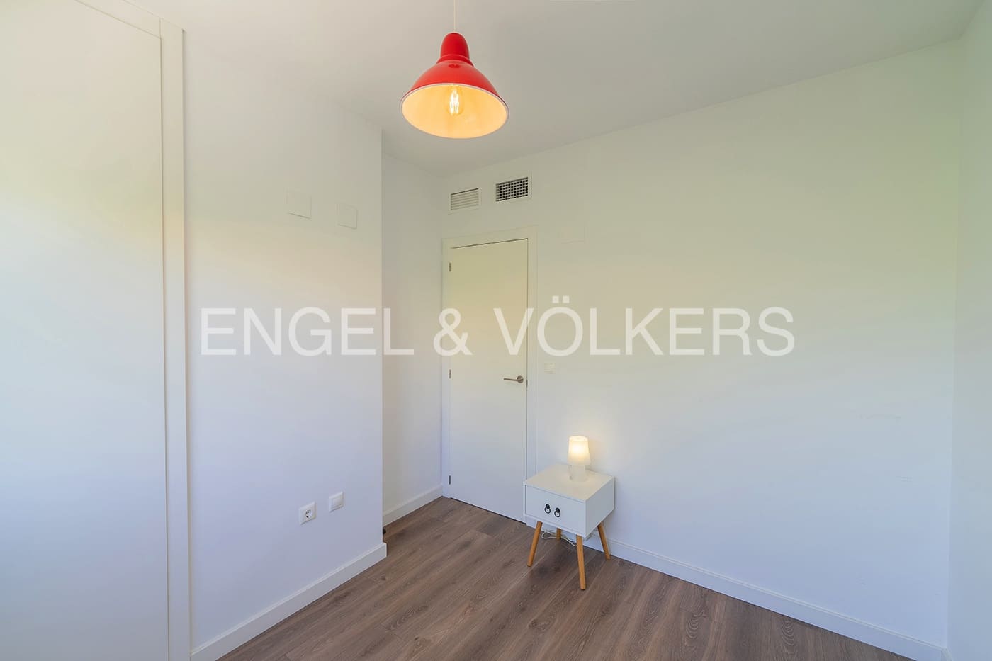 Casa de 4 habitaciones en El Campello en venta con piscina garaje - 640.000 € (Ref: 9946244)