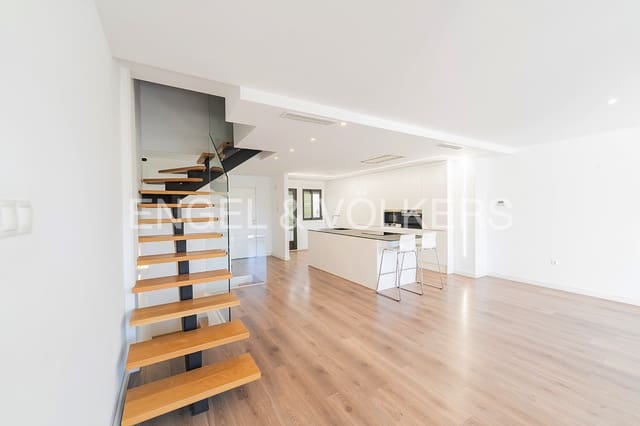 4 soverom Hus til salgs i El Campello med svømmebasseng garasje - € 640 000 (Ref: 9946244)