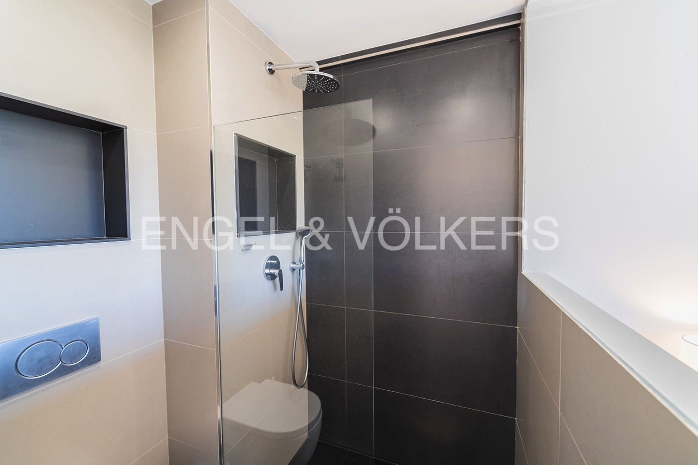 Casa de 4 habitaciones en El Campello en venta con piscina garaje - 640.000 € (Ref: 9946244)