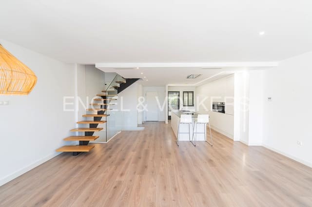 4 soverom Hus til salgs i El Campello med svømmebasseng garasje - € 640 000 (Ref: 9946244)