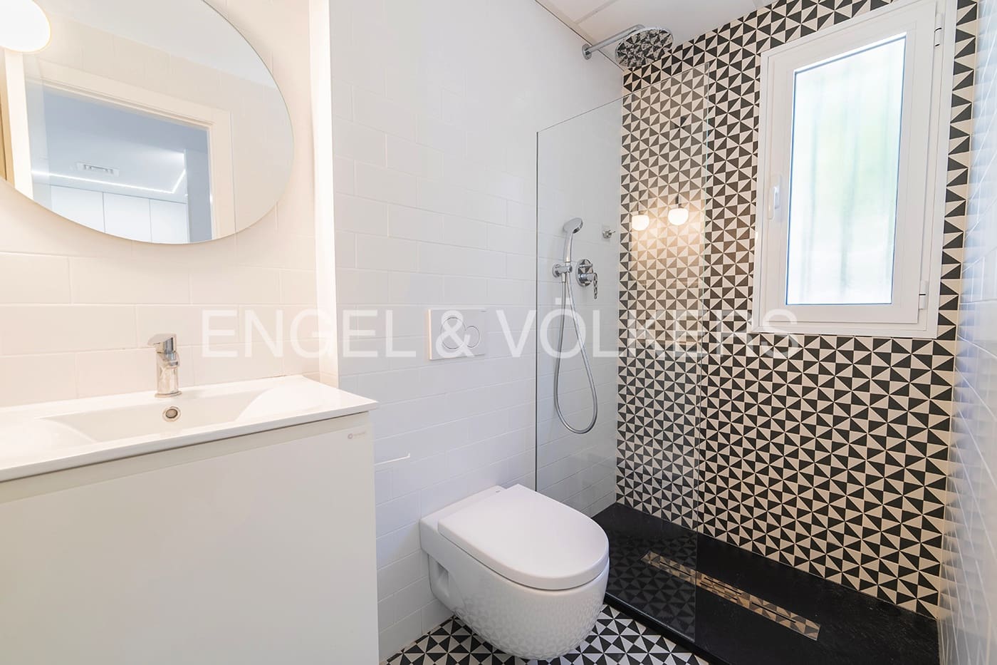 Casa de 4 habitaciones en El Campello en venta con piscina garaje - 640.000 € (Ref: 9946244)