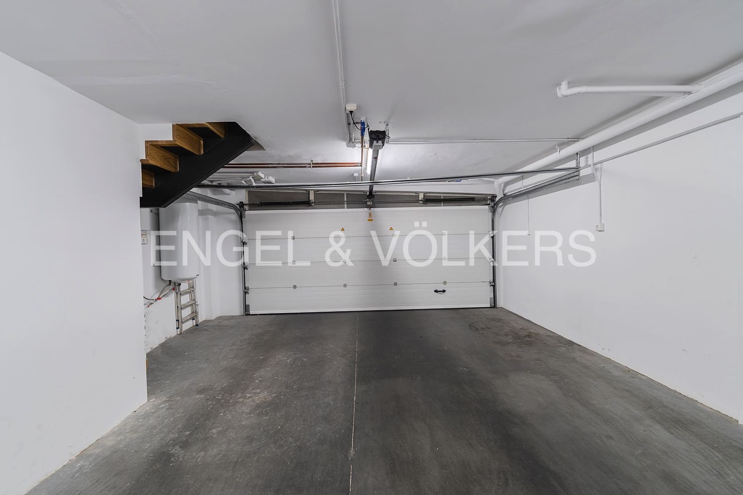 Casa de 4 habitaciones en El Campello en venta con piscina garaje - 640.000 € (Ref: 9946244)