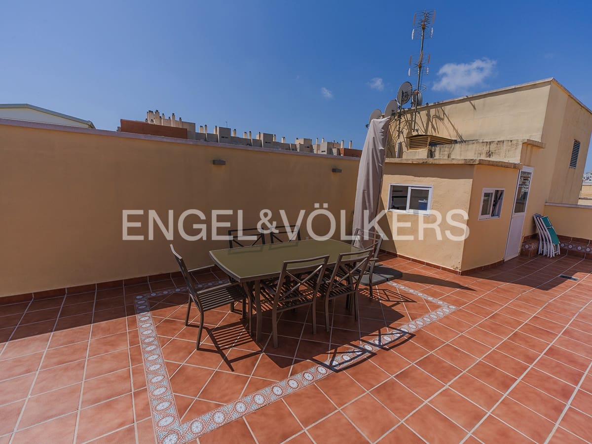 2 soveværelse Penthouse til salg i Alicante by med garage - € 385.000 (Ref: 9981325)