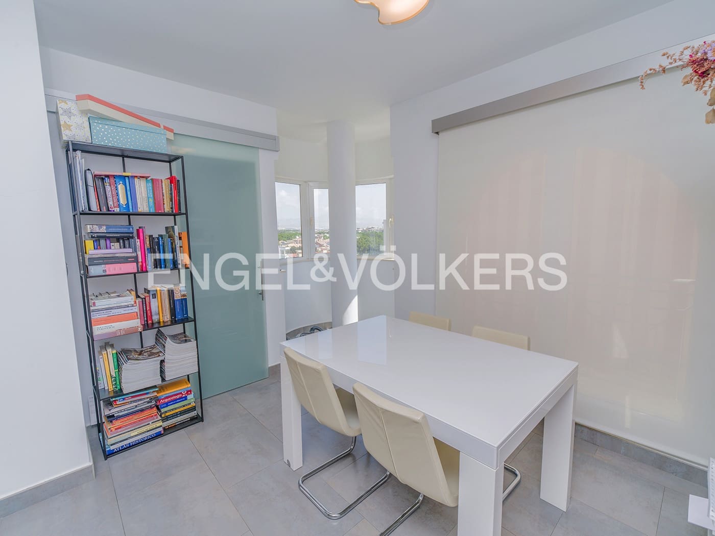 2 soveværelse Penthouse til salg i Alicante by med garage - € 385.000 (Ref: 9981325)